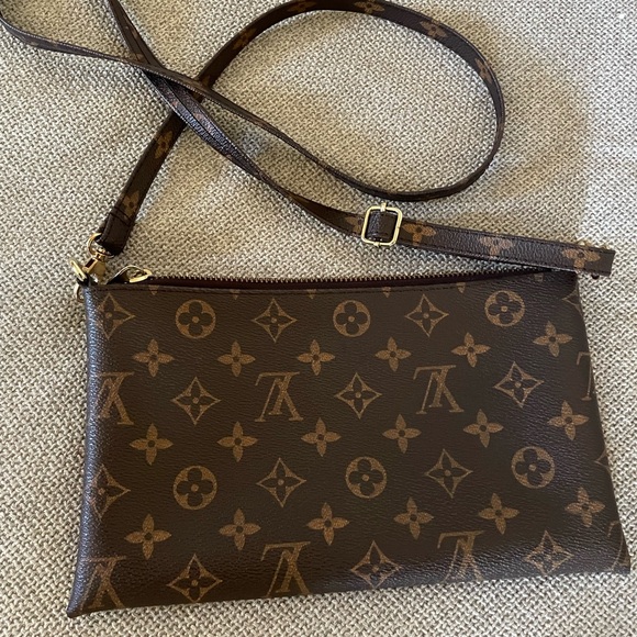 Louis Vuitton shoulder purse - Picture 1 of 4